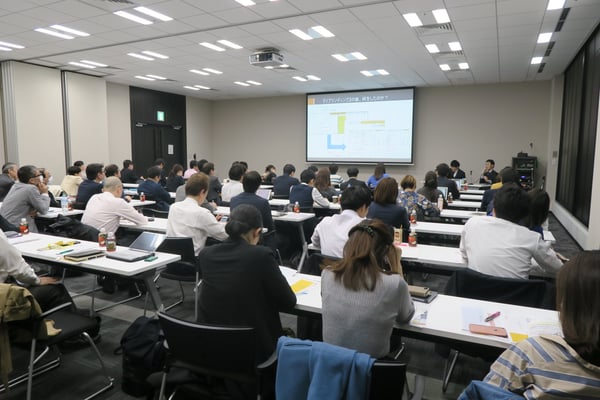 エキナカで自動販売機を中心に展開しているacure＜アキュア＞が、リブランディングに踏み切った理由